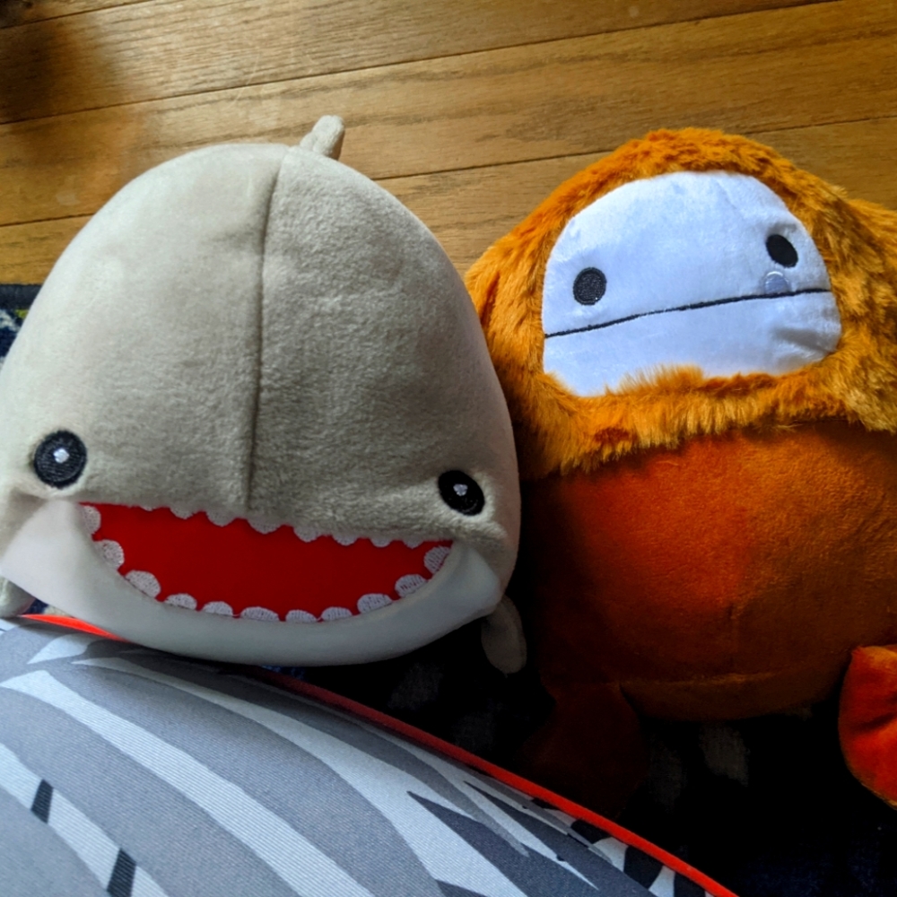 Plush set off brand squishmallow shark